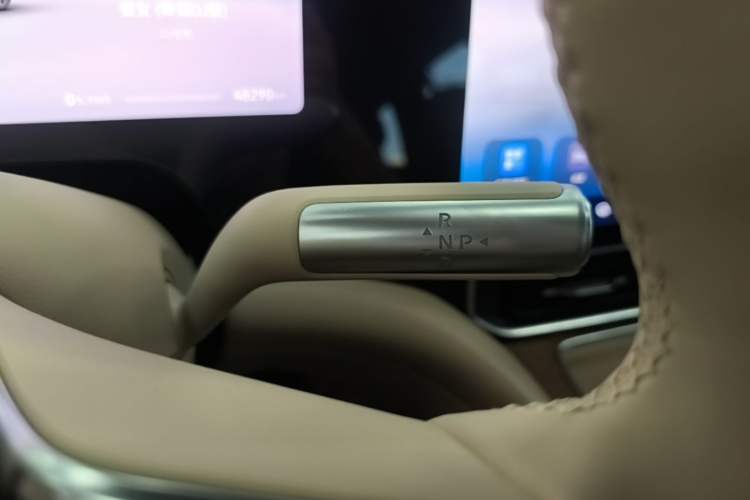 Used Hima AITO M9 2024 Range-Extended Ultra Version 52 kWh 6-Seater Model Gear Lever