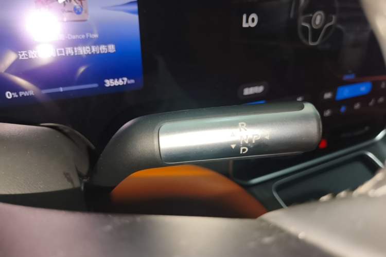 Used Hima AITO M9 2024 Range-Extended Ultra Version 42 kWh 6-Seater Model Gear Lever
