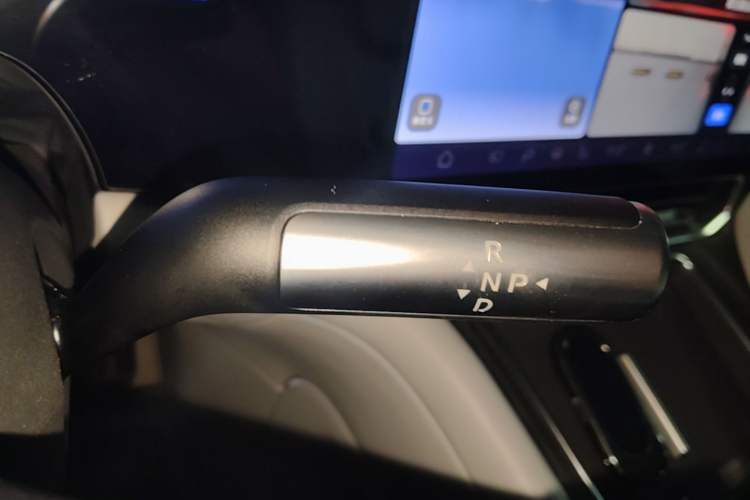 Used Hima AITO M9 2024 All-Electric Ultra Version 100 kWh 6-Seater Model Gear Lever