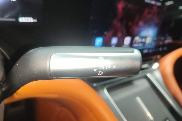 Used Hima AITO M9 2024 Range-Extended Ultra Version 42 kWh 6-Seater Model Gear Lever