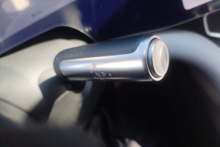 Used Hima AITO M9 2024 Range-Extended Ultra Version 42 kWh 6-Seater Model Gear Lever