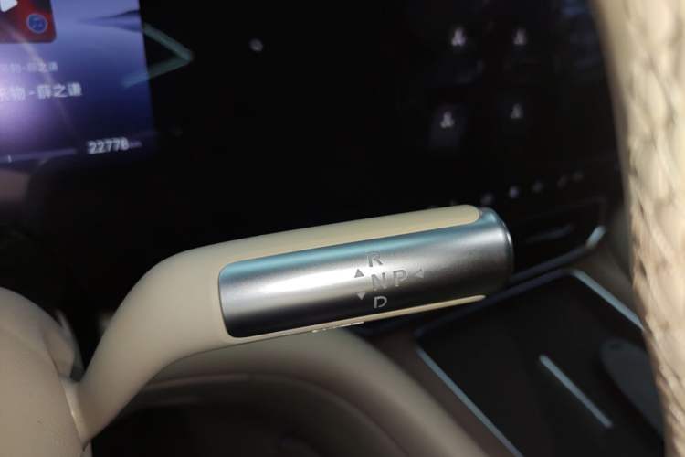 Used Hima AITO M9 2024 Range-Extended Ultra Version 52 kWh 6-Seater Model Gear Lever