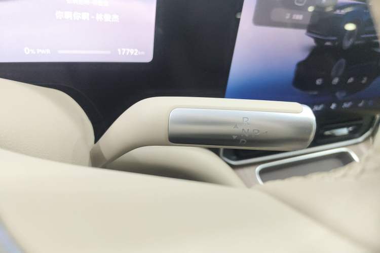 Used Hima AITO M9 2024 Range-Extended Ultra Version 42 kWh 6-Seater Model Gear Lever