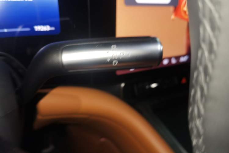 Used Hima AITO M9 2024 Range-Extended Ultra Version 42 kWh 6-Seater Model Gear Lever