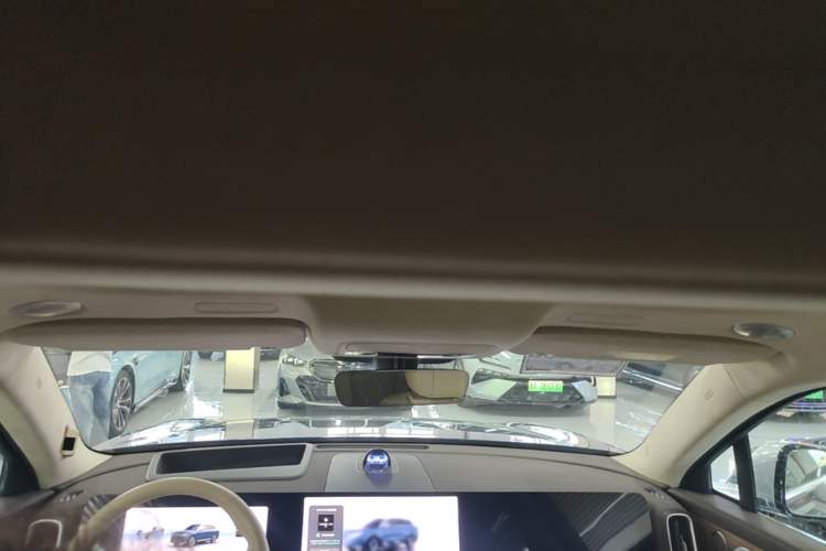 Used Hima AITO M9 2024 Range-Extended Ultra Version 42 kWh 6-Seater Model Headliner