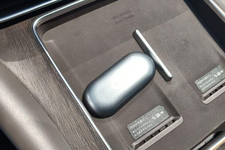 Used Hima AITO M9 2024 Range-Extended Ultra Version 52 kWh 5-Seater Model Interior 1