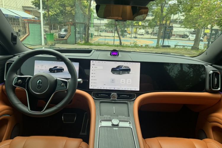 Used Hima AITO M9 2024 Range-Extended Ultra Version 52 kWh 6-Seater Model Interior 1