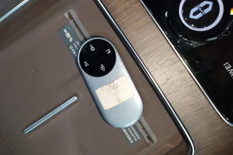 Used Hima AITO M9 2024 Range-Extended Ultra Version 52 kWh 5-Seater Model Interior 1