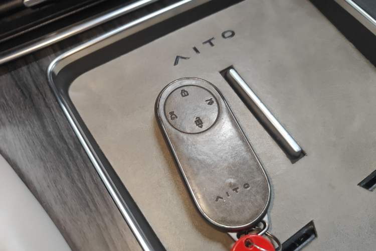 Used Hima AITO M9 2024 Range-Extended Ultra Version 42 kWh 6-Seater Model Interior 1