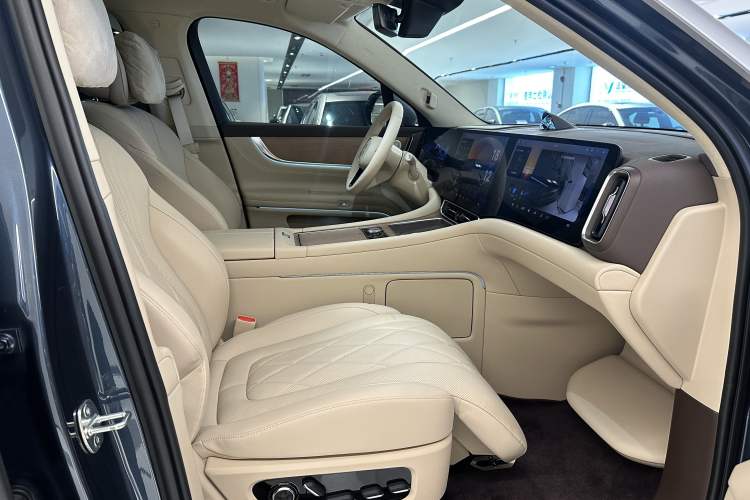 Used Hima AITO M9 2024 Range-Extended Ultra Version 42 kWh 6-Seater Model Interior 10