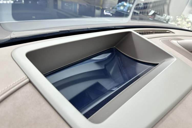 Used Hima AITO M9 2024 Range-Extended Ultra Version 52 kWh 6-Seater Model Interior 10