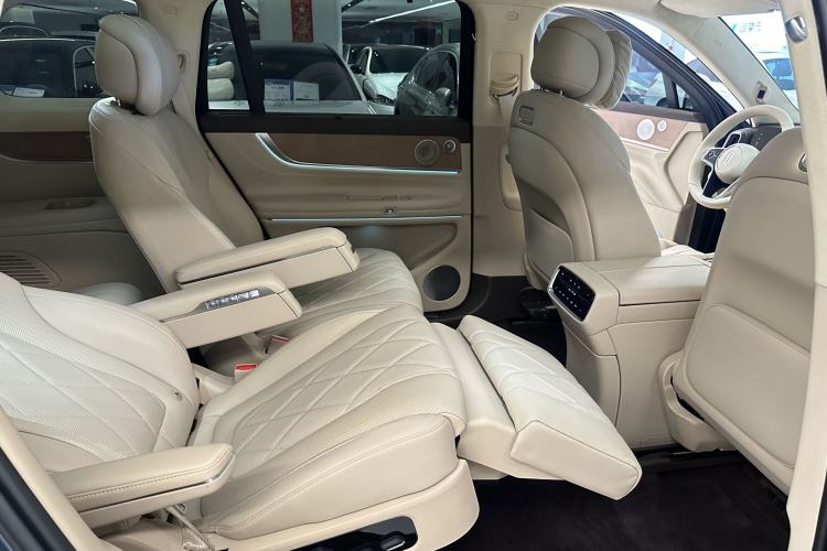 Used Hima AITO M9 2024 Range-Extended Ultra Version 42 kWh 6-Seater Model Interior 11