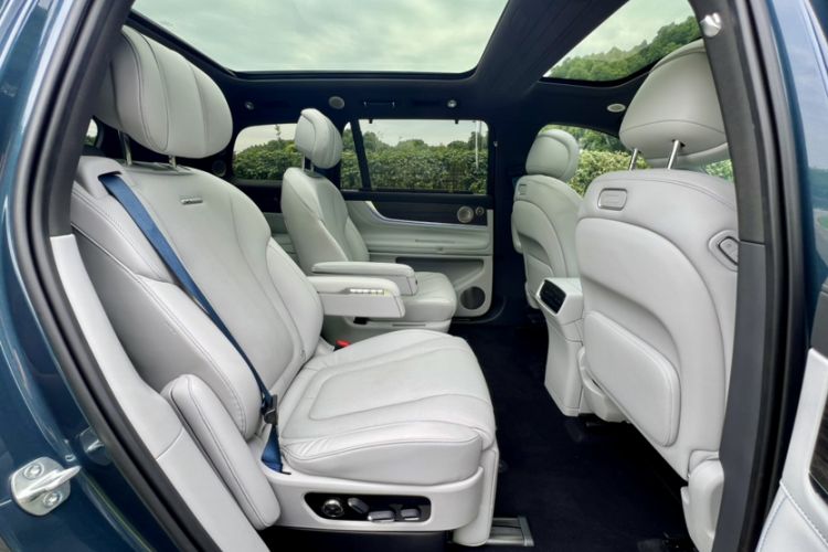Used Hima AITO M9 2024 Range-Extended Ultra Version 42 kWh 6-Seater Model Interior 11