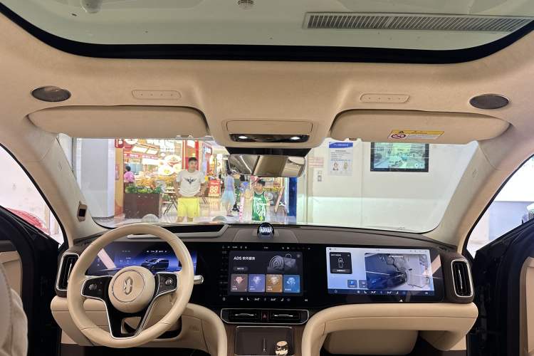 Used Hima AITO M9 2024 Range-Extended Ultra Version 42 kWh 6-Seater Model Interior 12