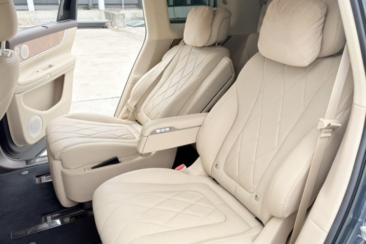 Used Hima AITO M9 2024 Range-Extended Ultra Version 52 kWh 6-Seater Model Interior 2