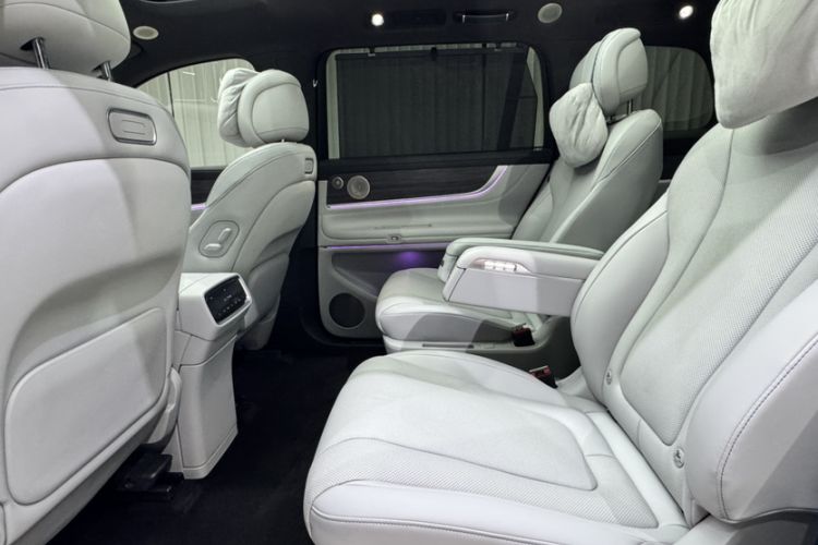 Used Hima AITO M9 2024 Range-Extended Max Edition 42 kWh 6-Seater Version Interior 3