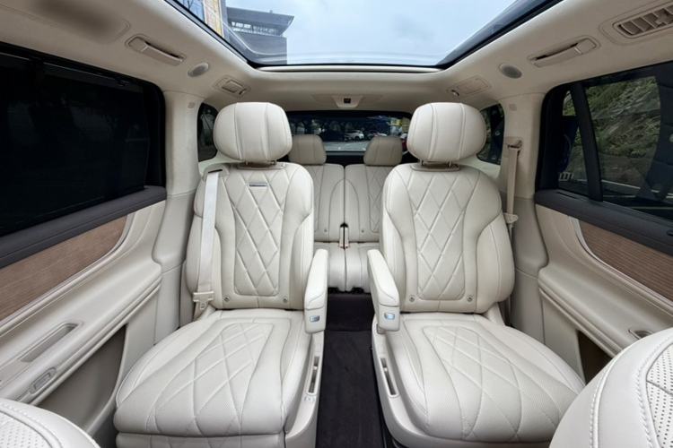 Used Hima AITO M9 2024 Range-Extended Ultra Version 42 kWh 6-Seater Model Interior 4
