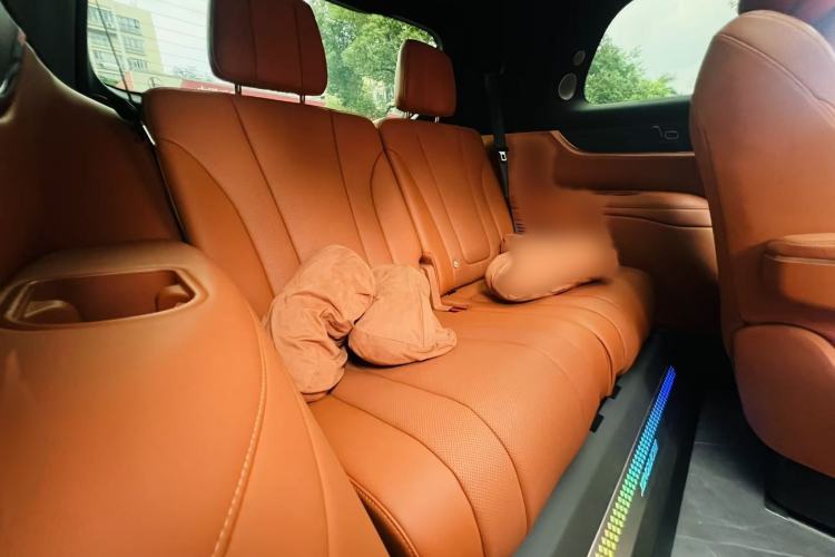 Used Hima AITO M9 2024 Range-Extended Ultra Version 42 kWh 6-Seater Model Interior 4