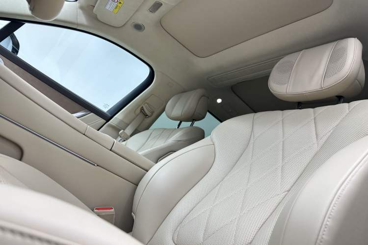 Used Hima AITO M9 2024 Range-Extended Ultra Version 52 kWh 6-Seater Model Interior 4