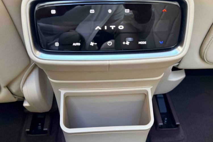 Used Hima AITO M9 2024 Range-Extended Ultra Version 42 kWh 6-Seater Model Interior 5