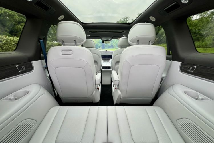 Used Hima AITO M9 2024 Range-Extended Ultra Version 42 kWh 6-Seater Model Interior 5