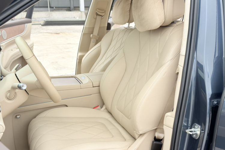Used Hima AITO M9 2024 Range-Extended Ultra Version 52 kWh 6-Seater Model Interior 5