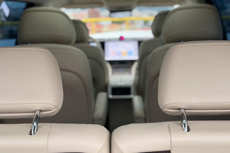 Used Hima AITO M9 2024 Range-Extended Ultra Version 42 kWh 6-Seater Model Interior 5
