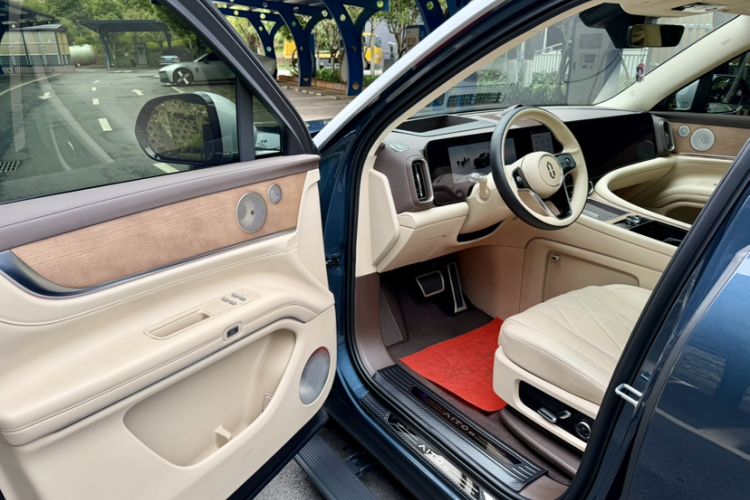 Used Hima AITO M9 2024 Range-Extended Ultra Version 42 kWh 6-Seater Model Interior 6