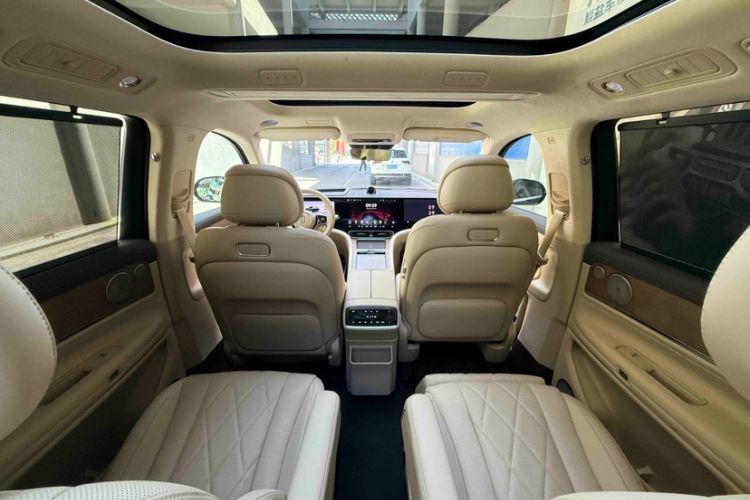 Used Hima AITO M9 2024 Range-Extended Ultra Version 42 kWh 6-Seater Model Interior 6