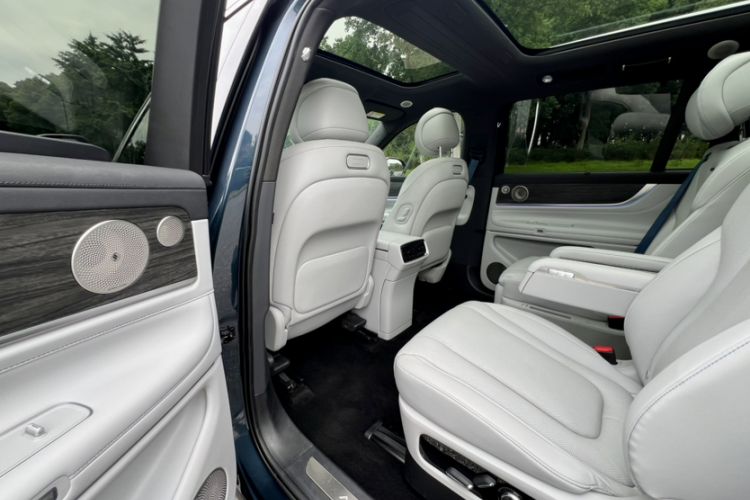 Used Hima AITO M9 2024 Range-Extended Ultra Version 42 kWh 6-Seater Model Interior 6