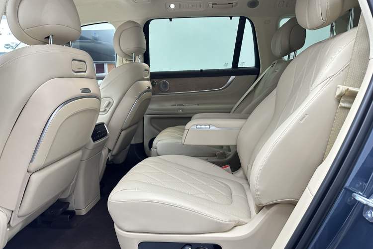 Used Hima AITO M9 2024 Range-Extended Ultra Version 52 kWh 6-Seater Model Interior 6