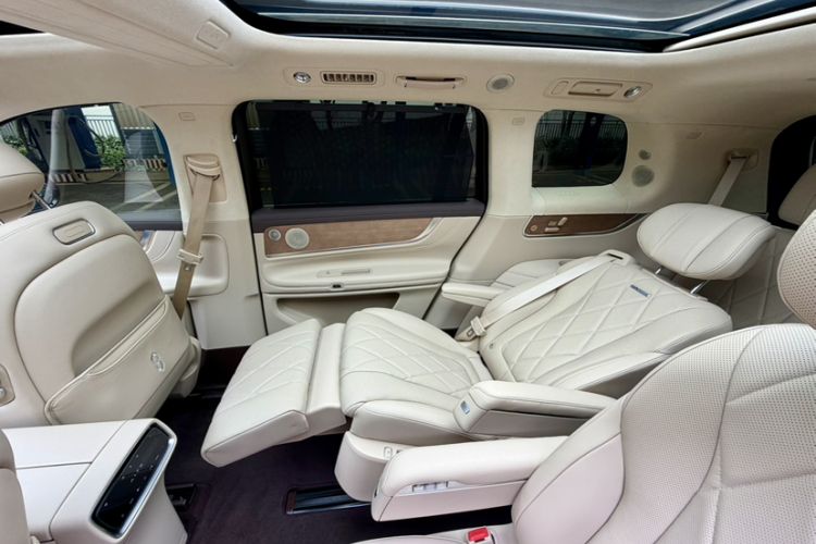 Used Hima AITO M9 2024 Range-Extended Ultra Version 42 kWh 6-Seater Model Interior 7