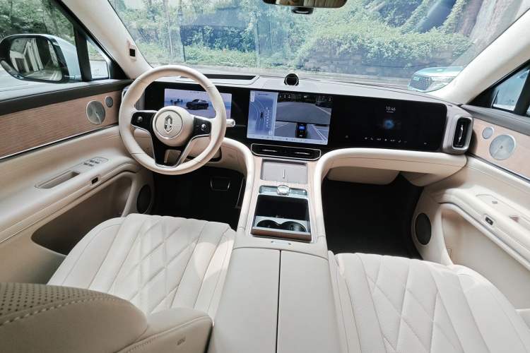 Used Hima AITO M9 2024 Range-Extended Ultra Version 42 kWh 6-Seater Model Interior 7