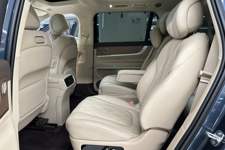 Used Hima AITO M9 2024 Range-Extended Ultra Version 42 kWh 6-Seater Model Interior 8