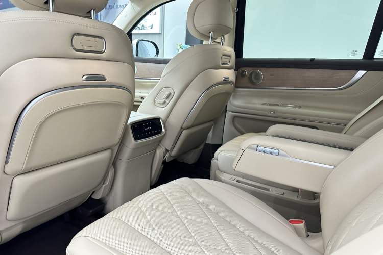 Used Hima AITO M9 2024 Range-Extended Ultra Version 52 kWh 6-Seater Model Interior 8