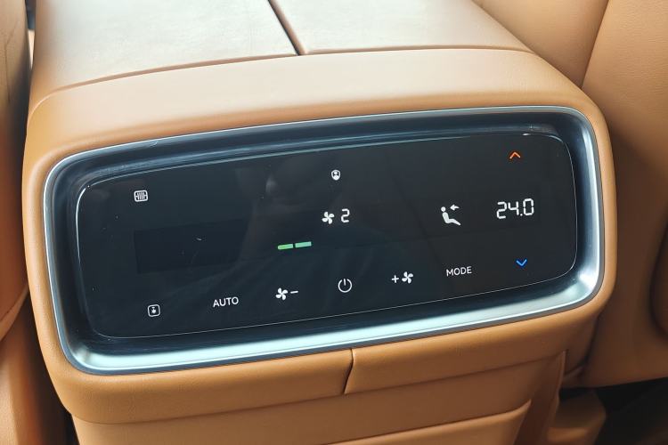 Used Hima AITO M9 2024 Range-Extended Max Edition 42 kWh 6-Seater Version Interior 9