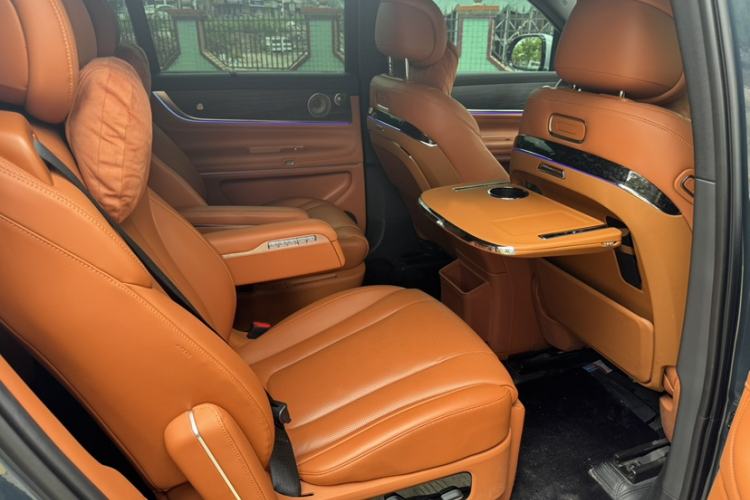 Used Hima AITO M9 2024 Range-Extended Ultra Version 52 kWh 6-Seater Model Interior 9