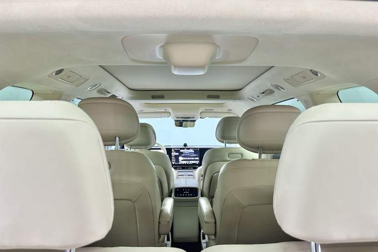 Used Hima AITO M9 2024 Range-Extended Ultra Version 52 kWh 6-Seater Model Interior 9