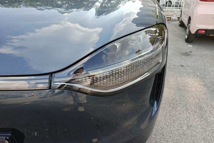 Used Hima AITO M9 2024 Range-Extended Ultra Version 42 kWh 6-Seater Model Left Front Headlight