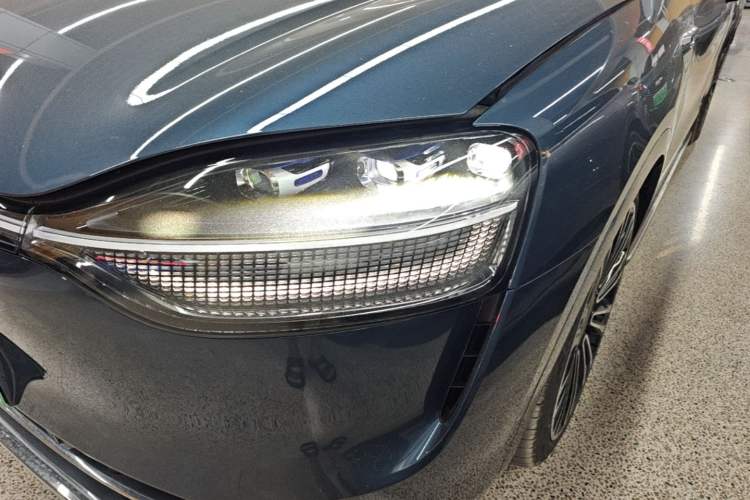 Used Hima AITO M9 2024 Range-Extended Ultra Version 42 kWh 6-Seater Model Left Front Headlight