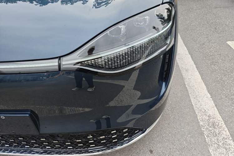 Used Hima AITO M9 2024 Range-Extended Ultra Version 42 kWh 6-Seater Model Left Front Headlight