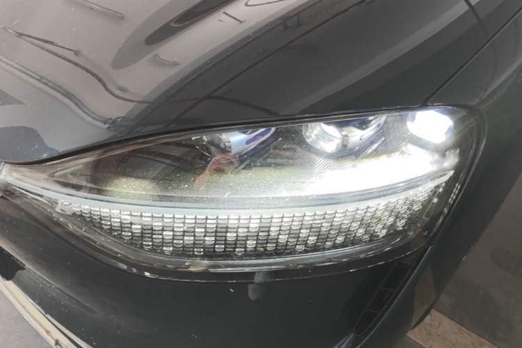 Used Hima AITO M9 2024 Range-Extended Ultra Version 42 kWh 6-Seater Model Left Front Headlight