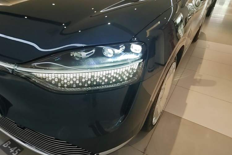 Used Hima AITO M9 2024 Range-Extended Ultra Version 52 kWh 6-Seater Model Left Front Headlight