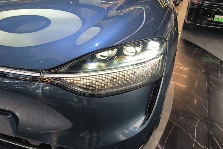 Used Hima AITO M9 2024 Range-Extended Max Edition 42 kWh 5-Seater Version Left Front Headlight