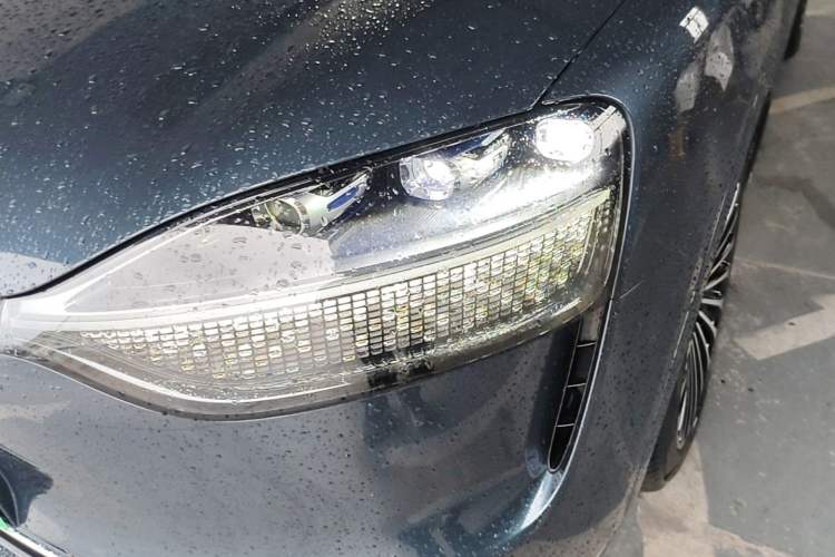 Used Hima AITO M9 2024 Range-Extended Ultra Version 42 kWh 6-Seater Model Left Front Headlight