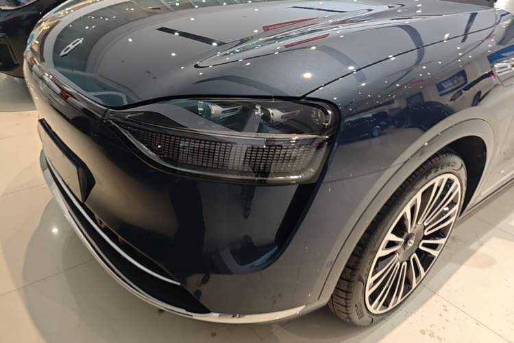 Used Hima AITO M9 2024 Range-Extended Ultra Version 42 kWh 6-Seater Model Left Front Headlight