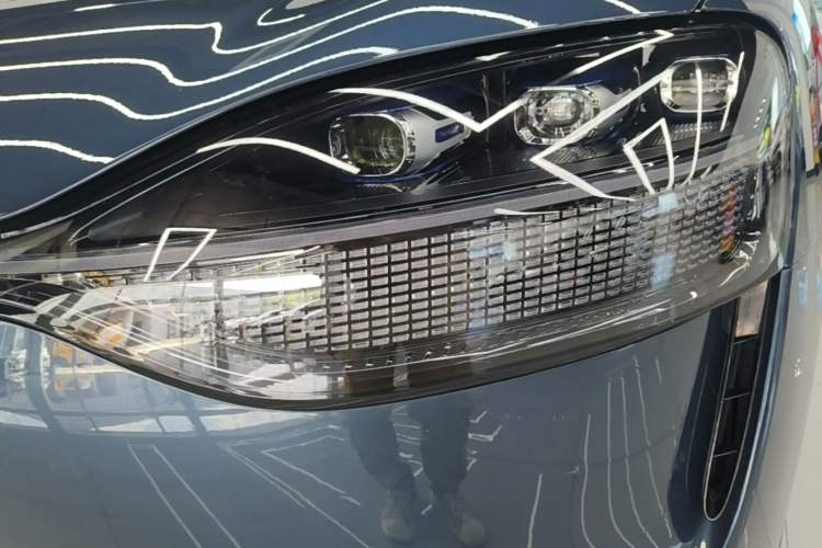 Used Hima AITO M9 2024 Range-Extended Ultra Version 52 kWh 5-Seater Model Left Front Headlight