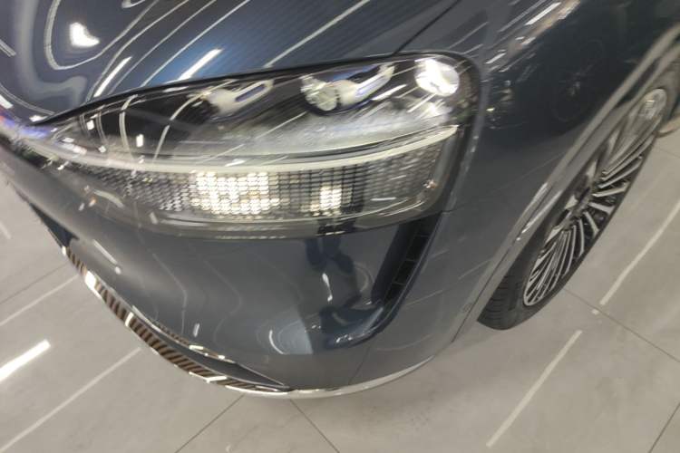 Used Hima AITO M9 2024 Range-Extended Ultra Version 42 kWh 6-Seater Model Left Front Headlight