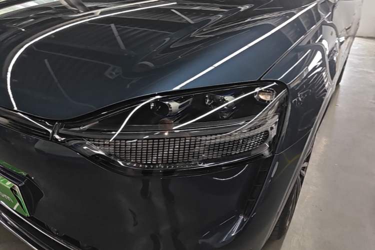 Used Hima AITO M9 2024 Range-Extended Ultra Version 52 kWh 6-Seater Model Left Front Headlight