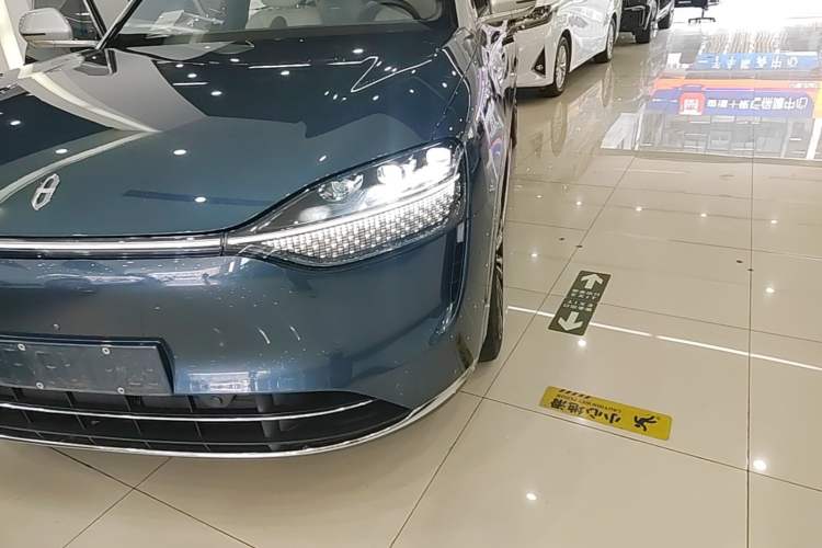 Used Hima AITO M9 2024 Range-Extended Ultra Version 42 kWh 6-Seater Model Left Front Headlight